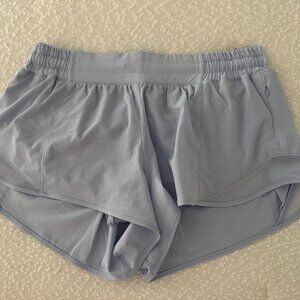 Lululemon Hotty Hot Shorts Low Rise 2.5